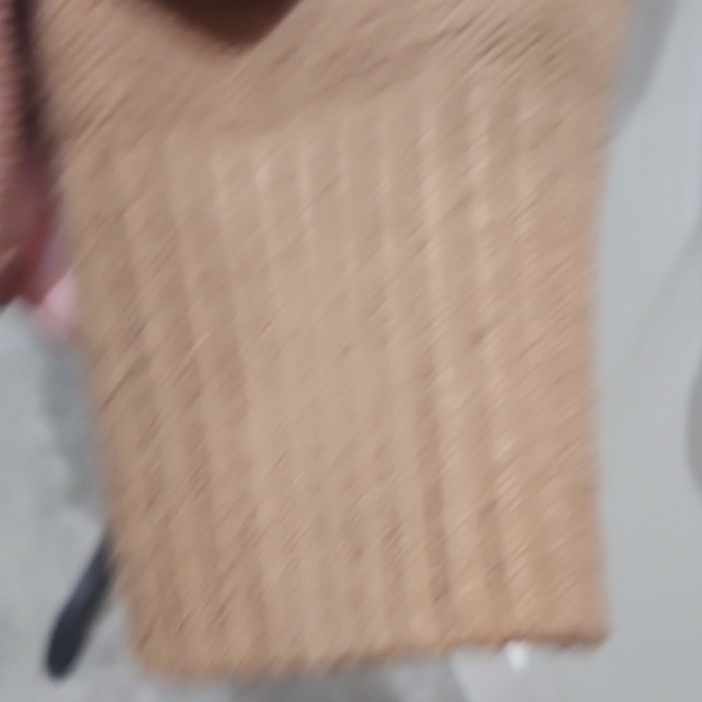 Banana Republic Women's Tan Crew Neck Sweater - Picture 7 of 7